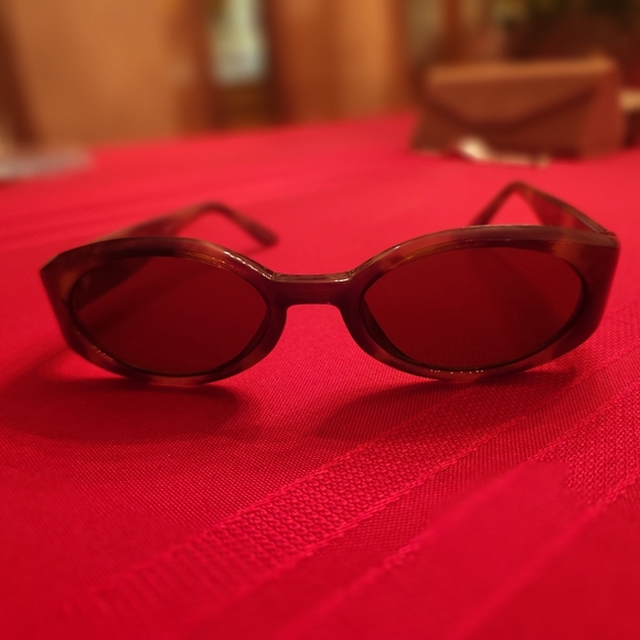 Fossil Brown Tortise Sunglasses - Picture 6 of 6